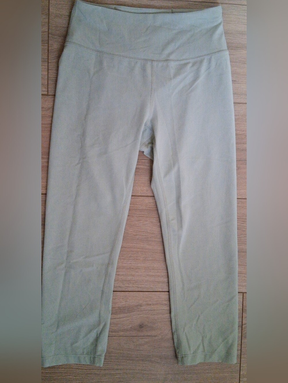 High-Waist Sage Green 3/4 Leggings - Women's Active Crop Pants